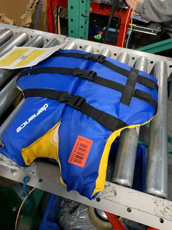 Photo 1 of Defiance Universal Kids' Flotation Vest 50-90lbs