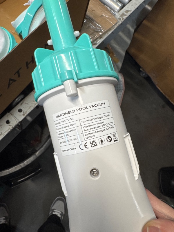 Photo 1 of (POWER TESTED) (POSSIBLE MISSING PARTS) (USED/FAIR) VIVOHOME Cordless Pool Vacuum with Telescopic & Extension Poles 9.12ft, 18.5 GPM Suction, 60-Min Run Time, Handheld Cleaner Rechargeable with Battery Indicator for Pools/Spas/Hot Tubs - Green