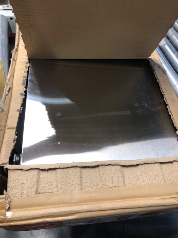 Photo 1 of ***NONREFUNDABLE**FOR PARTS ONLY**
Elite Gourmet EWM-6171 Triple 3 x 2.5 Qt. Trays, Buffet Server, Food Warmer Temperature Control, Clear Slotted Lids, Perfect for Parties, Entertaining & Holidays, 7.5 Qt Total, Stainless Steel