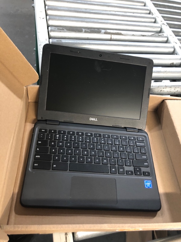 Photo 1 of (SIGNS OF USE) Dell Chromebook 3100 (wifi) 4 GB, 16GB Black - 0KYC9A00 (BGZQ3X2)