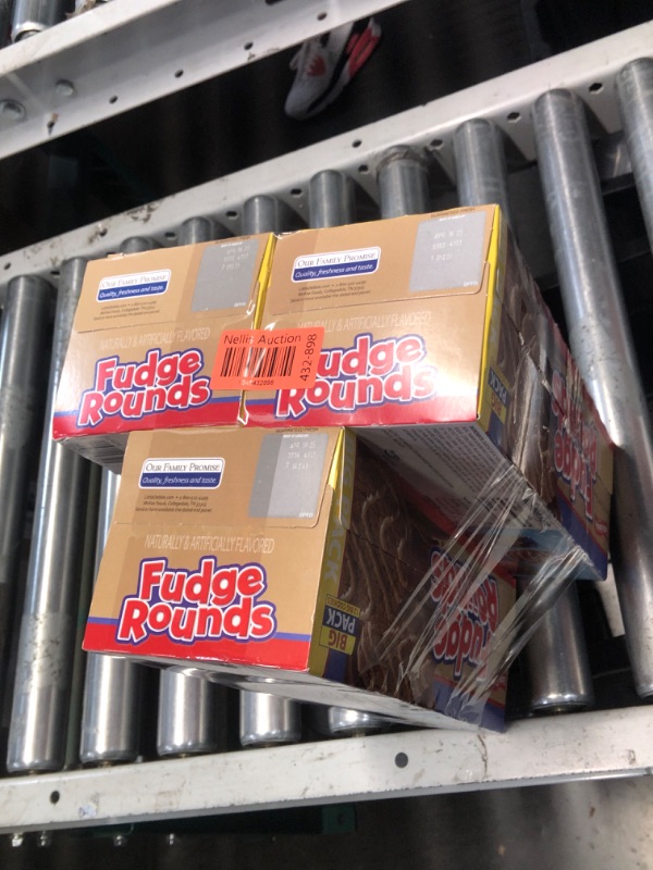 Photo 1 of ***(EXP:04/18/25 )NONREFUNDABLE***Little Debbie Fudge Rounds Big Pack, 24.1 OZ Box