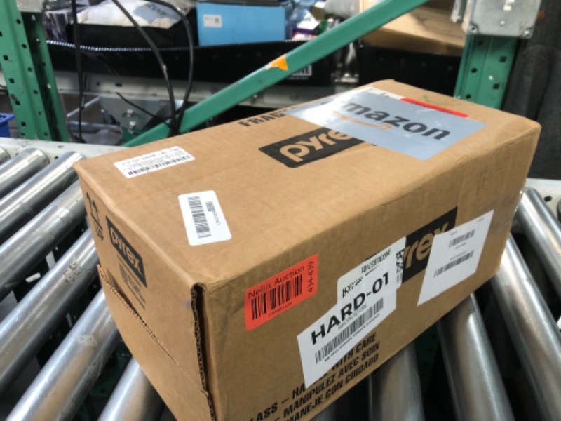 Photo 1 of Pyrex 7 Cup Storage Capacity Plus Round Dish with Plastic Cover Sold in Packs of 4, Pack of 4, Red