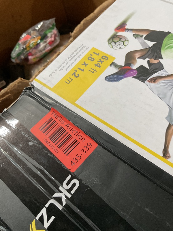 Photo 1 of (Used)(unknown if complete)SKLZ Quickster Soccer Goal Portable Soccer Goal and Net, White, 6 x 4 Feet