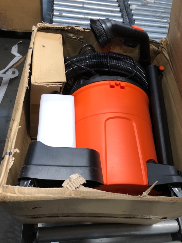 Photo 1 of (Used)(see images)Armor All 6-Gallon* 5.5 Peak HP† 3-in-1 Wet/Dry/Upholstery Shampoo Vacuum Cleaner – VK609PFR 0901