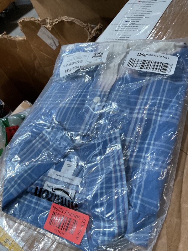Photo 1 of Amazon Essentials Men's Regular-Fit Long-Sleeve Casual Poplin Shirt, Aqua Blue Plaid, X-Large