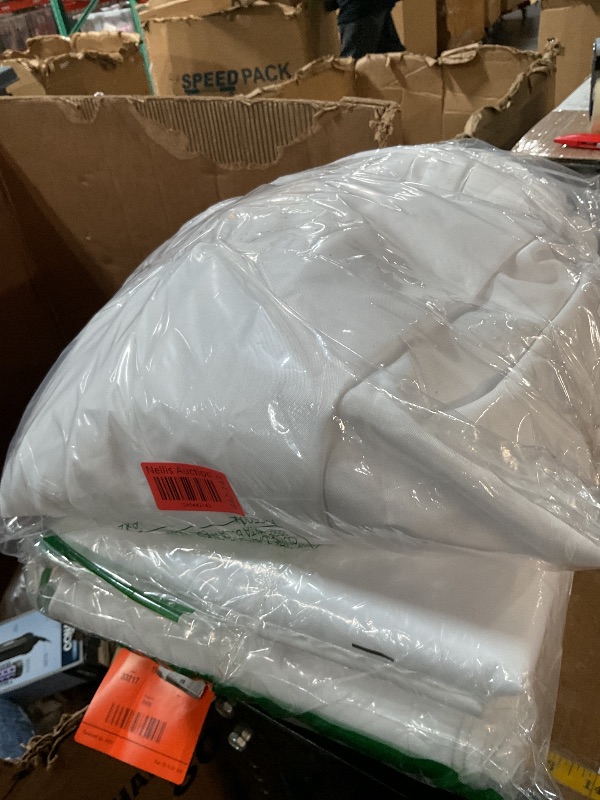 Photo 1 of luccido 6 Pack Round Tablecloth 120 Inches White Table Cloth Stain and Wrinkle Resistant Washable Polyester Fabric Table Cover for Party, Wedding and Banquet Decoration