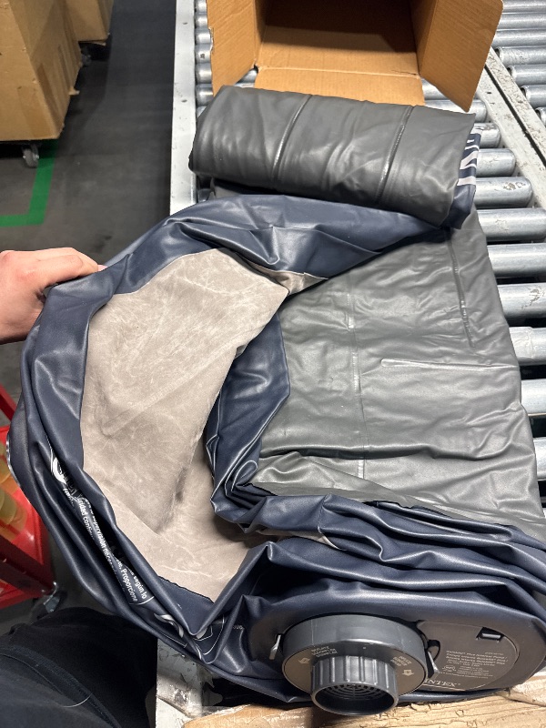 Photo 1 of ***(HAS A HOLE/ SEE NOTES)***
Intex 64131ED Dura-Beam Plus Deluxe Pillow Rest Air Mattress: Fiber-Tech – Twin Size – Built-in Electric Pump – 16.5in Bed Height – 300lb Weight Capacity
