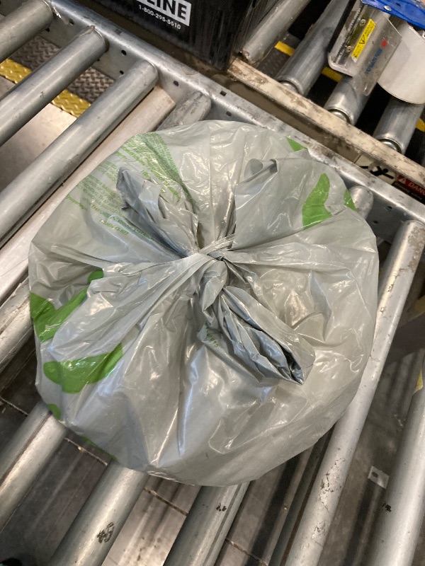 Photo 1 of [100 Count] Crystal Clear PET Plastic Flat lids Fits 14, 16, 20, & 24 oz Cups for Iced Coffee, Milkshake, Slurpee, Ice cream, Razzle, Slush, Smoothy, Party's,