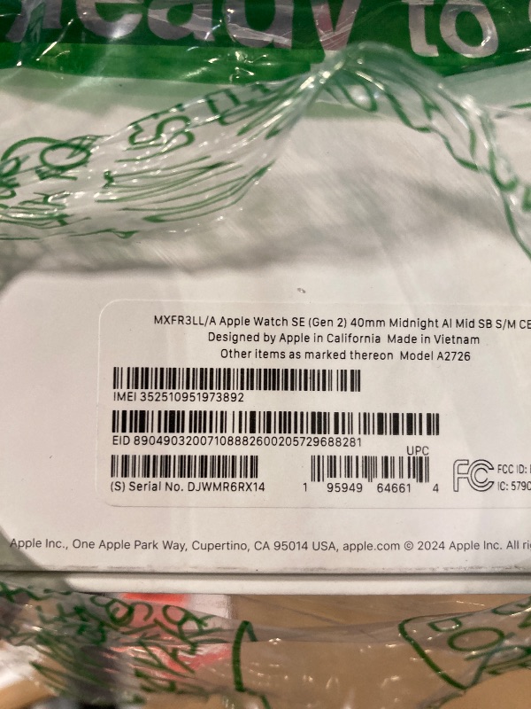 Photo 1 of ****MISSING STRAPS***
Apple Watch SE (2nd Gen) [GPS + Cellular 40mm] Smartwatch with Midnight Aluminum Case with Midnight Sport Band S/M. Fitness and Sleep Trackers, Crash Detection, Heart Rate Monitor, Retina Display