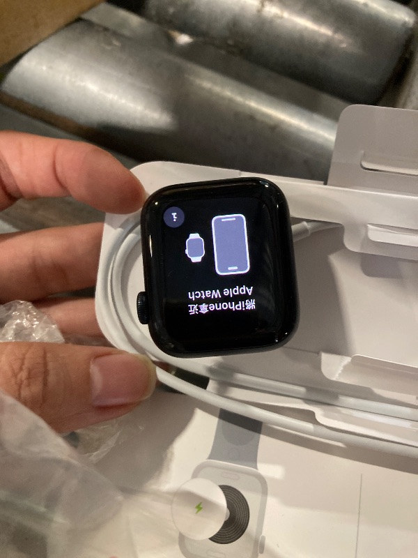 Photo 1 of ****MISSING STRAPS***
Apple Watch SE (2nd Gen) [GPS + Cellular 40mm] Smartwatch with Midnight Aluminum Case with Midnight Sport Band S/M. Fitness and Sleep Trackers, Crash Detection, Heart Rate Monitor, Retina Display
