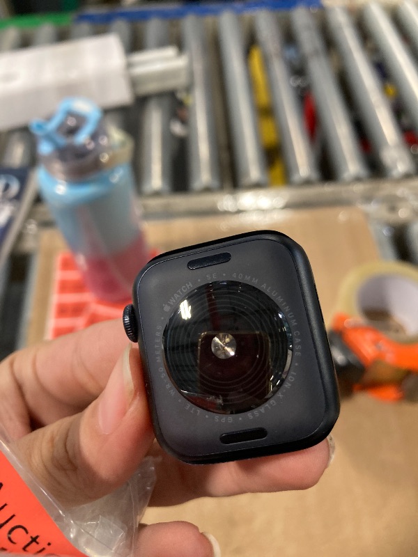 Photo 1 of ****MISSING STRAPS***
Apple Watch SE (2nd Gen) [GPS + Cellular 40mm] Smartwatch with Midnight Aluminum Case with Midnight Sport Band S/M. Fitness and Sleep Trackers, Crash Detection, Heart Rate Monitor, Retina Display