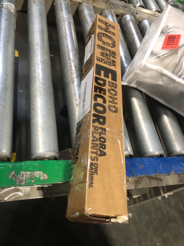 Photo 1 of 120PCS Natural Dried Pampas Grass Boho Home Decor Bouquet Phragmites Dried Flowers Bouquet for Wedding Floral Arrangements Home Decorations (120PCS)