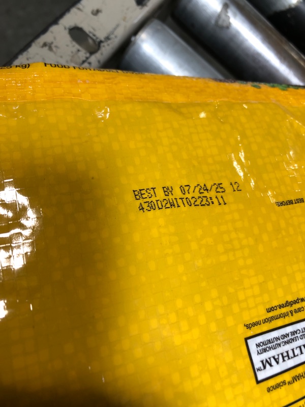 Photo 1 of ** EXPIRED NO RETURN ** Pedigree Complete Nutrition Big Dog Dry Dog Food, Roasted Chicken, Rice and Vegetable Flavor, 16 lb. Bag