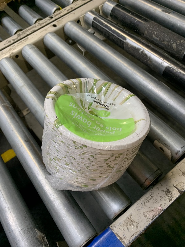 Photo 1 of Amazon Basics Everyday Paper Bowls, 10 Oz, Disposable, 70 Count, White