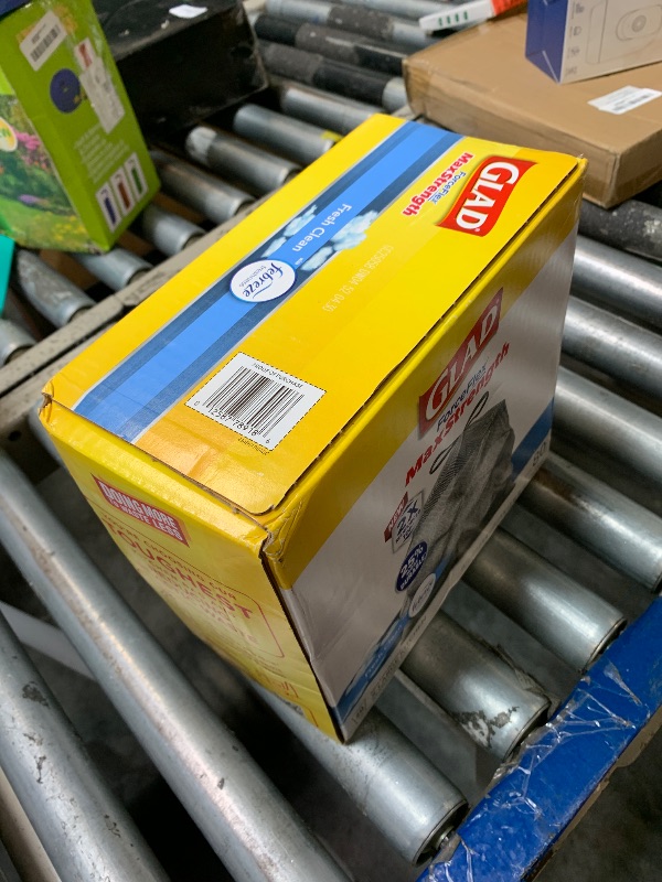 Photo 1 of Glad Trash Bags, Force Flex Kitchen Pro Drawstring Garbage Bags, Fresh Clean, 80 Count