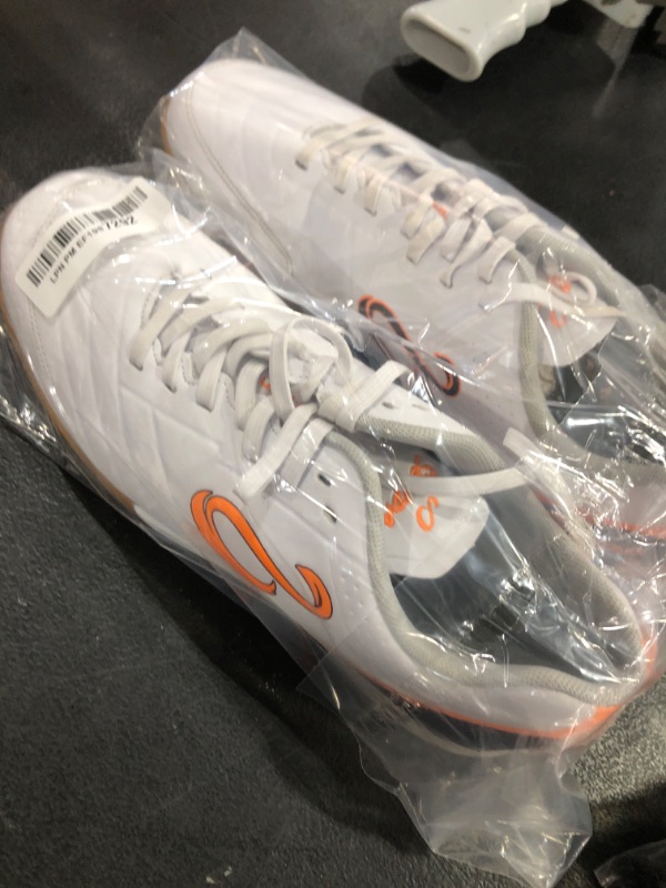 Photo 1 of SENDA Ushuaia Academy Futsal Shoes, Men's Size 10 / Women's Size 11, White