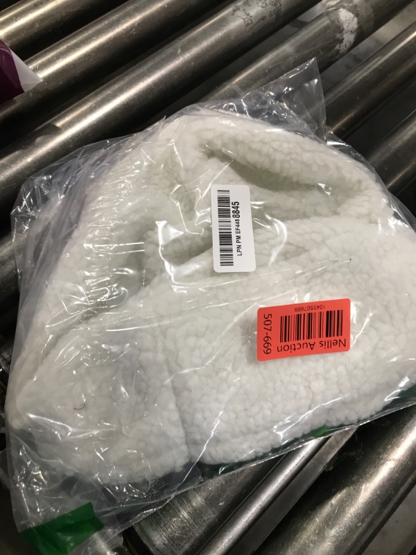 Photo 1 of Feekoon Imitation Sheepskin Bicycle Seat Cover & Removable Sponge Padding, White Universal Sheepskin Bike Cushion Cover, Secure Fit Fur Protector for Wide Seat Spin Bike, Cruiser Exerciser