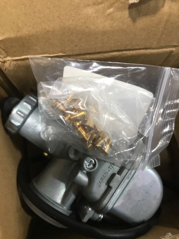 Photo 1 of small engine parts 
unkown 