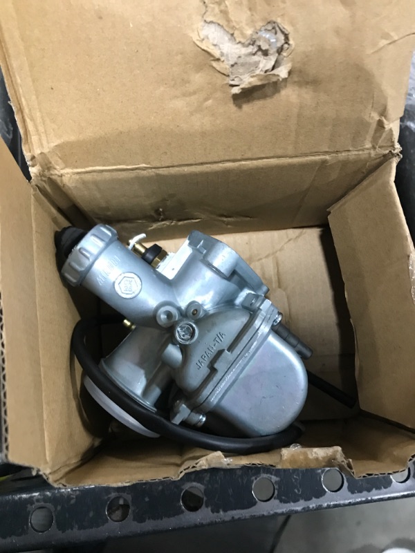 Photo 1 of small engine parts 
unkown 