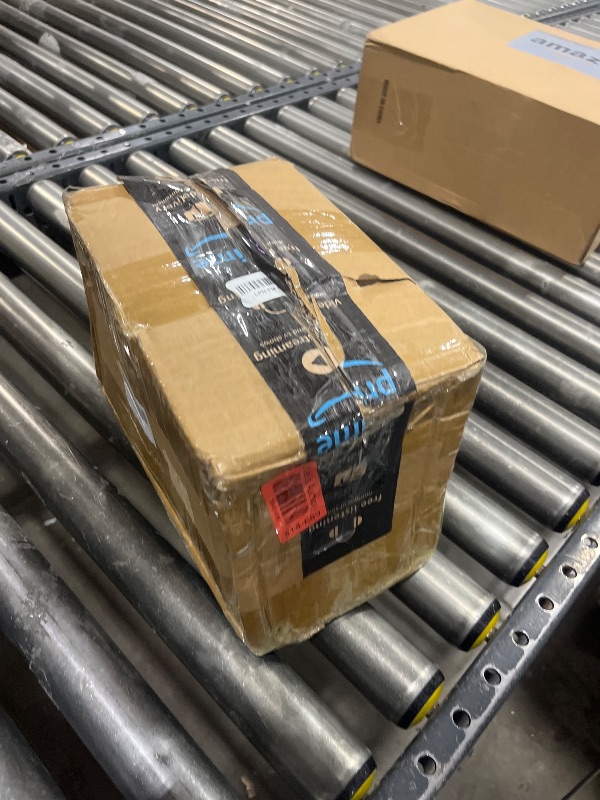 Photo 1 of 6-Inch Diameter Galvanized Transition, 3 1/4-Inch x 10-Inch to 6-Inch Rectangular to Round Duct Galvanized Round Transition for Connecting HVAC Duct Pipe Fittings (6 inch)