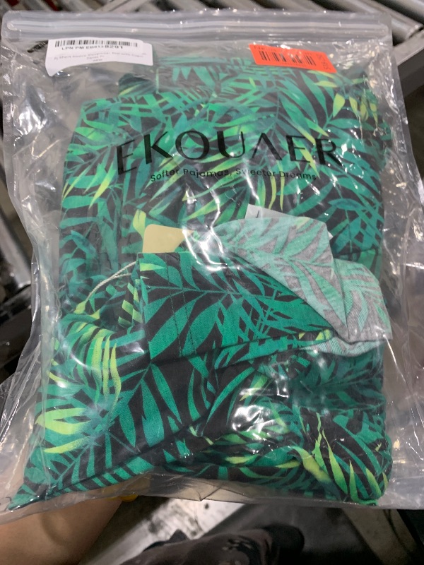 Photo 1 of Ekouaer Womens Pajama Set 2 Piece Cotton Pj Short Sleeve Sleepwear Top with Capri Pants Print Nightwear