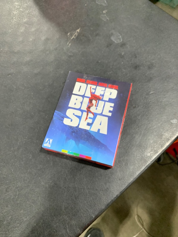 Photo 1 of Deep Blue Sea [Limited Edition] [4K UHD]