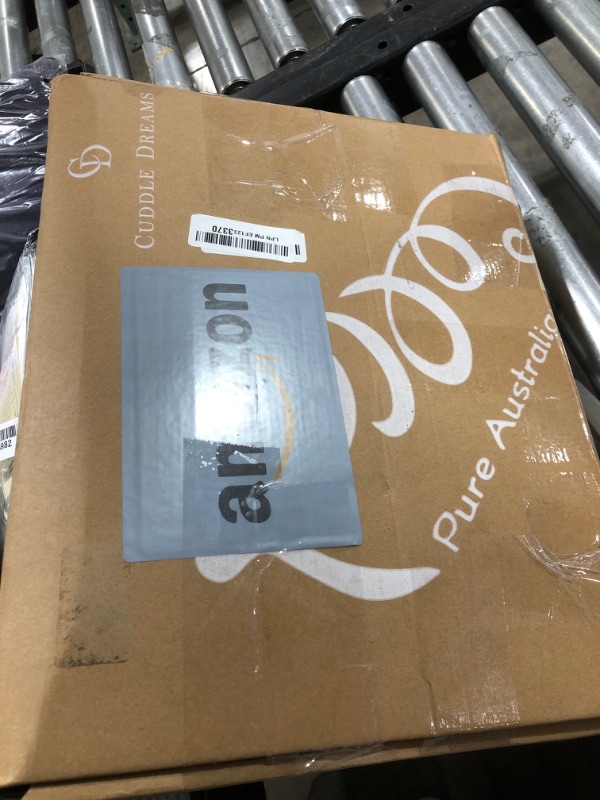 Photo 1 of CUDDLE DREAMS Wool Comforter Duvet Insert, 100% Australian Wool Filling with Soft Noiseless Cotton Shell, Natural Warmth (Lightweight for Summer, Twin)