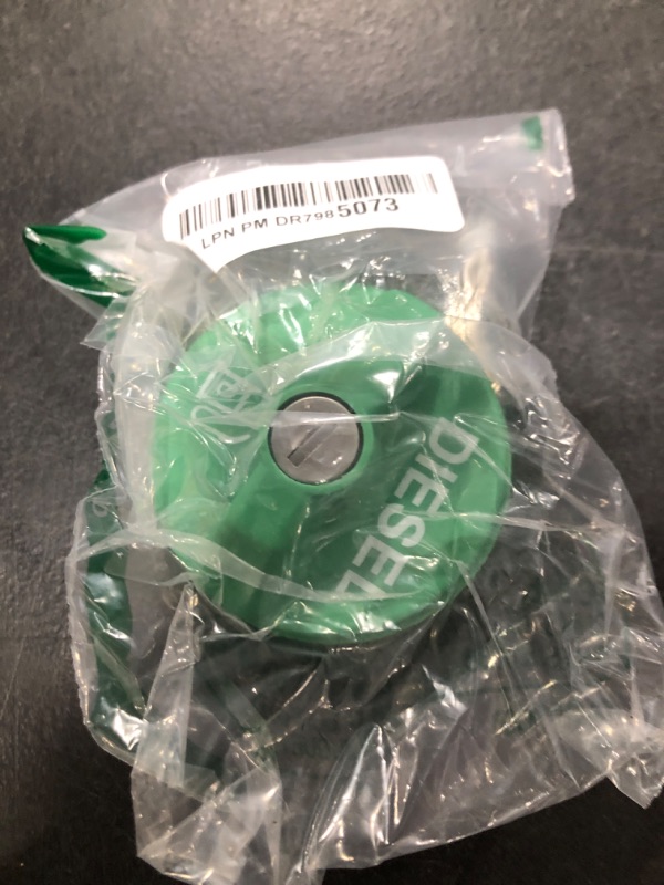 Photo 1 of 10591D Locking Diesel Fuel Cap For Chevy Dodge Ford GMC Buick Cadillac Jeep Lincoln Mercury Oldsmobile Pontiac Volvo - Silverado 2500 3500 Express Suburban F250 F350 F450 F550 E450 E550 Savana Sierra