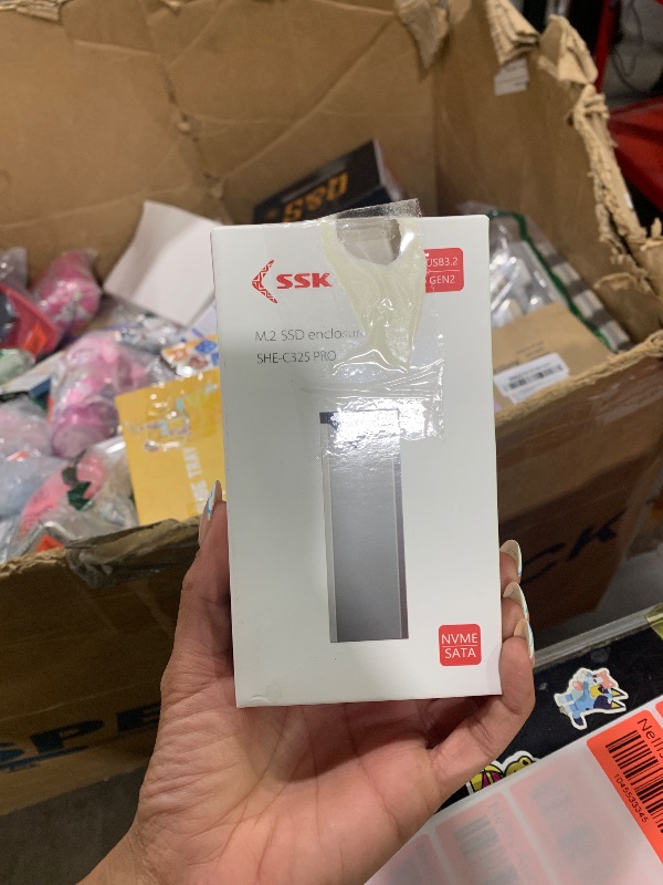 Photo 1 of SSK M.2 NVME SATA SSD Enclosure Adapter, USB 3.2 Gen 2 (10 Gbps) to NVME PCI-E SATA M-Key/(B+M) Key Solid State Drive External Enclosure Aluminum Support UASP Trim for SSDs 2242/2260/2280