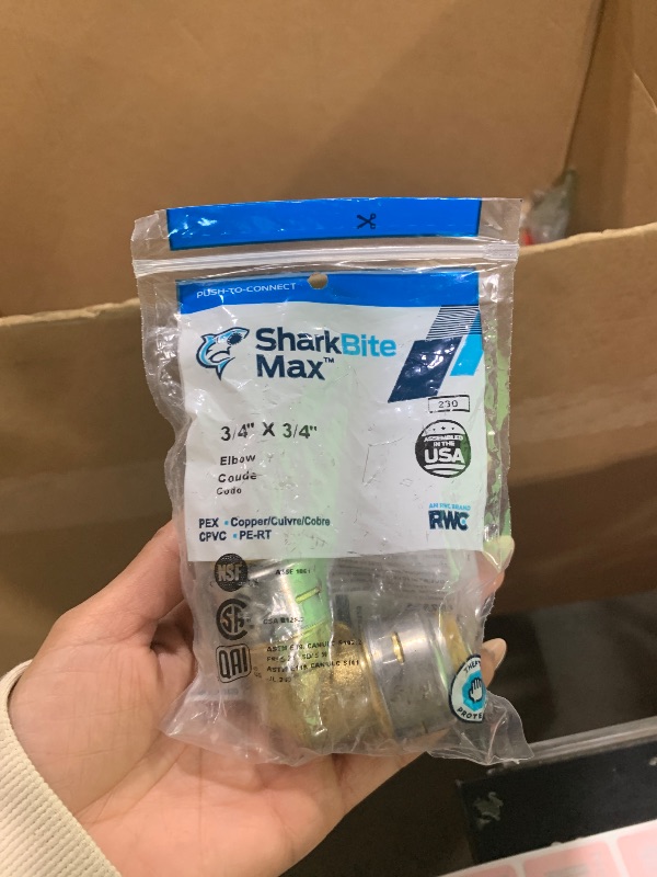 Photo 1 of SharkBite Max 3/4 Inch 90 Degree Elbow, Push to Connect Brass Plumbing Fitting, PEX Pipe, Copper, CPVC, PE-RT, HDPE, UR256A
