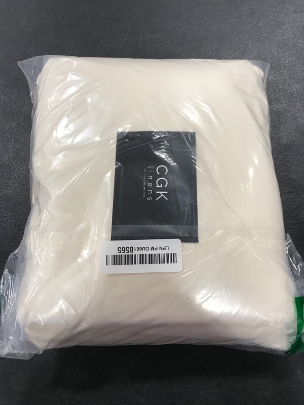Photo 1 of Queen Size 4 Piece Sheet Set - Comfy Breathable & Cooling Bed Sheets Set - Hotel Luxury Bedding for Women, Men, Kids, Teens, Boys & Girls - Deep Pockets, Soft and Wrinkle Free - Oeko-Tex - Off White