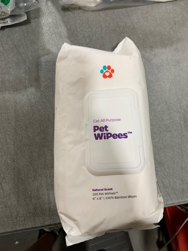 Photo 1 of Pet Parents® Pet WiPees™ Cat All Purpose Cat Wipes, Pet Wipes, All Purpose Wipes for Cats & Cat Bath Wipes, Cat Cleaning Wipes (100 Count (Pack of 1), Natural)