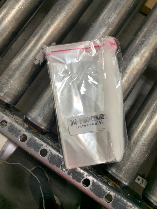 Photo 1 of JOSDIOX 4" x 6" Self Seal Clear Cello Cellophane Resealable Plastic Poly Bags for Photo, Jewelry, Bakery, Treats, Party Favors4x6 "100pcs)