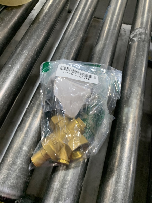 Photo 1 of DN20 Adjustable Brass Water Pressure Reducer Valve with Gauge Meter Water Pressure Regulator Reducer