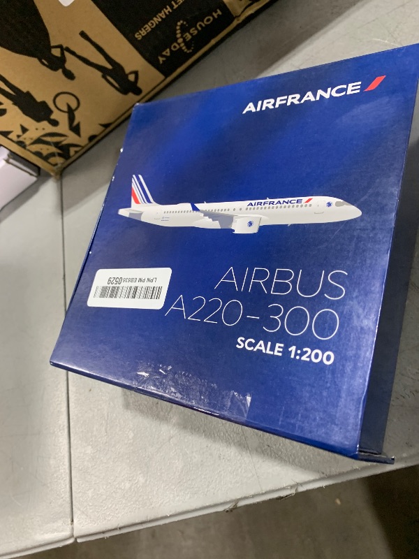 Photo 1 of GeminiJets GEMINI200 AIR France A220-300 1/200 REG#F-HZUA G2AFR1046