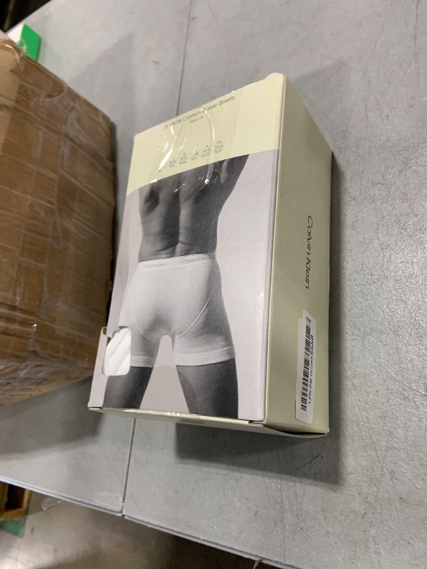 Photo 1 of Calvin Klein Men's Cotton Classics 5-pack Boxer Brief, 5 White Bodies W / White Wb, Large