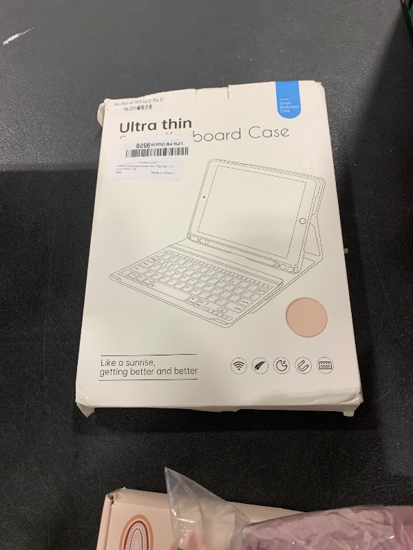Photo 1 of Keyboard case for Ipad 