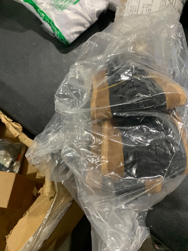 Photo 1 of tire 