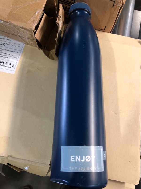 Photo 1 of ***(HEAVILY DENTED)***
LARS NYSØM Stainless Steel Insulated Water Bottle 12oz 17oz 25oz 34oz 51oz | Insulated Thermo Flask for Hot and Cold Beverages | Leakproof Drinking Bottle (Midnight Blue, 1000ml)