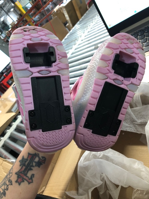 Photo 1 of ***(MINOR DAMAGE/ SEE NOTES)***
Qneic USB Chargable LED Light Up Double Wheeled Roller Skate Sneaker Shoes for Boys Girls Kids