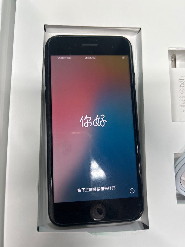 Photo 1 of *** SEE NOTES ***Apple iPhone SE 3rd Gen, 64GB, Midnight - Unlocked (Renewed Premium)