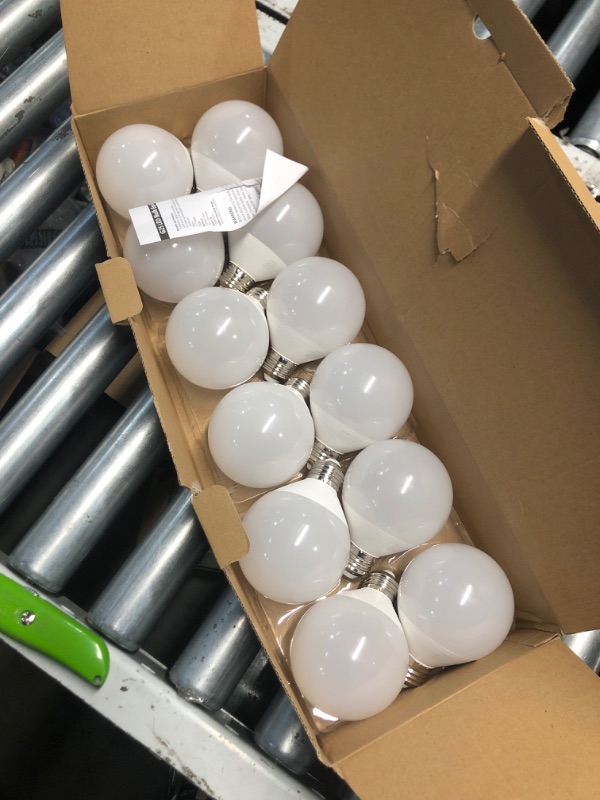 Photo 1 of (FAIR) (UNTESTED) BUBO Vanity Light Bulbs 60 Watt Equivalent, Bathroom Light Bulb Daylight White 5000K, Round Globe Bulbs, G25 LED Bulbs 800 Lumens, E26 Medium Base, 7W, Non-Dimmable, 12 Pack