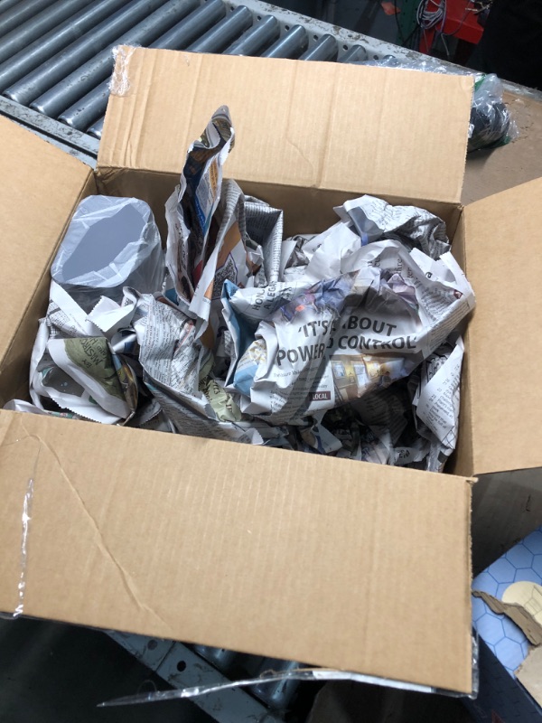 Photo 1 of ** (NO SIGNS OF LIFE) (PARTS) Keurig K-Supreme Single Serve K-Cup Pod Coffee Maker, MultiStream Technology, 4 Brew Sizes, 66oz Dual-Position Removable Reservoir, Gray