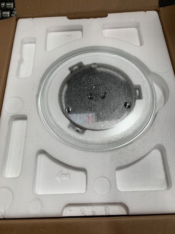 Photo 1 of ** FOR PARTS/READ NOTES**
TOSHIBA ML-EM09PA(SS) Small Microwave Oven with 6 Auto Menus, Mute Function & Child Lock, LED Lighting, Perfect for Apartments & Dorms, 0.9 Cu Ft, 10.6 Inch Removable Turntable, 900W, Stainless Steel