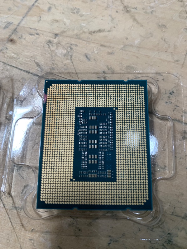 Photo 1 of Intel Core i7-13700KF 3.4 GHz (5.4 Turbo) 16 Core LGA 1700 Desktop Processor - Raptor Lake
