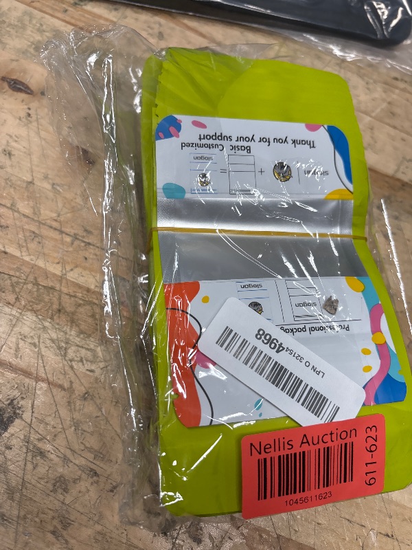 Photo 1 of 100 Pack Resealable Stand Up Bags,Smell Proof Pouch Sealable Foil Pouch Bags for Packaging (4" x 6", Green)