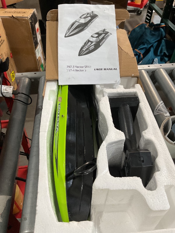 Photo 1 of (Not functional)(sold for parts) Brushless RC Boats for Adults, 30+MPH 17.7" High Speed Remote Control Boat with Rechargeable Battery