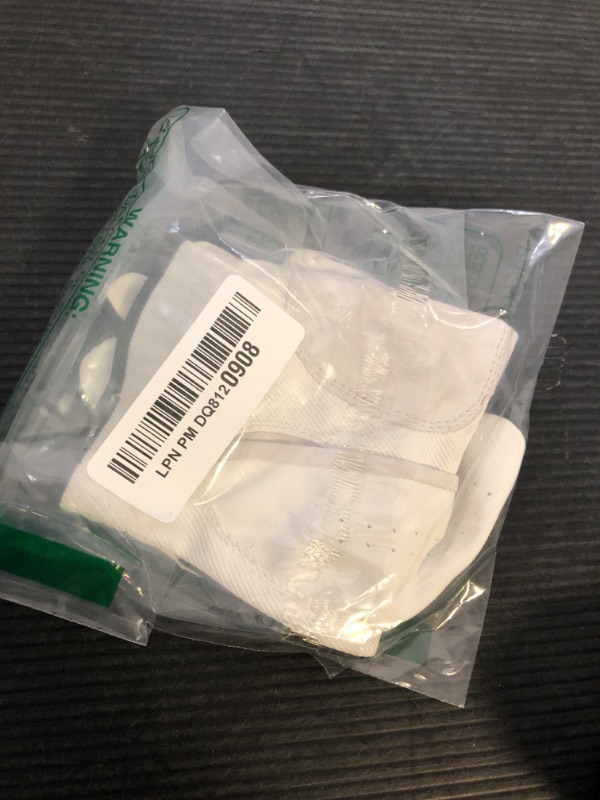 Photo 1 of TaylorMade Golf STRATUS TECH GLOVE (WHITE, LEFT HAND, SMALL), WHITE(SMALL, WORN ON LEFT HAND)