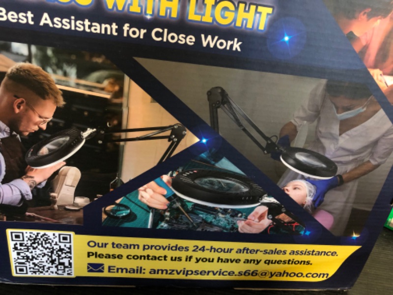 Photo 1 of 12X Magnifying Glass