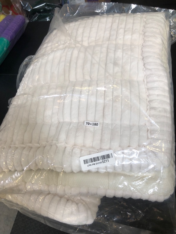 Photo 1 of 70x180inch white blanket